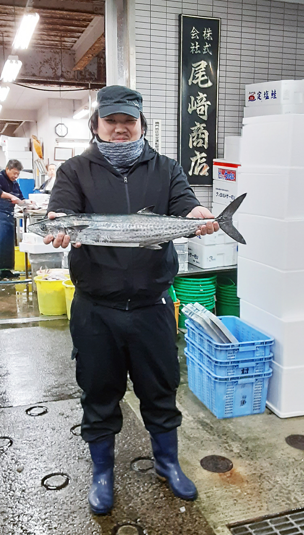 魚問屋(有)尾崎商店-売り場